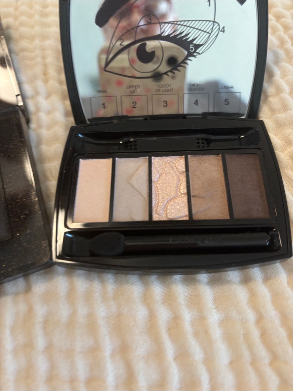 Lancôme Eyeshadow Palette — Gold, Bronze, Brown & Champagne Shades - Picture 2 of 7